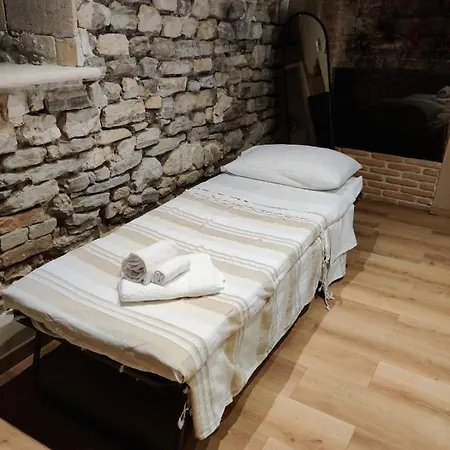 Apartamento Montella 2 *