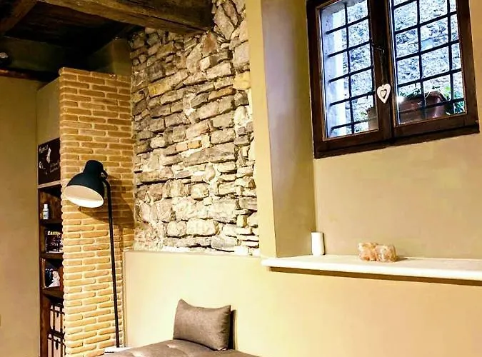 Montella 2 アパート *